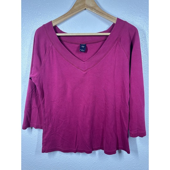 GAP Tops - GAP Shirt Womens Large Pink‎ V Neck 3/4 Sleeve Stretch Casual Pullover Top
